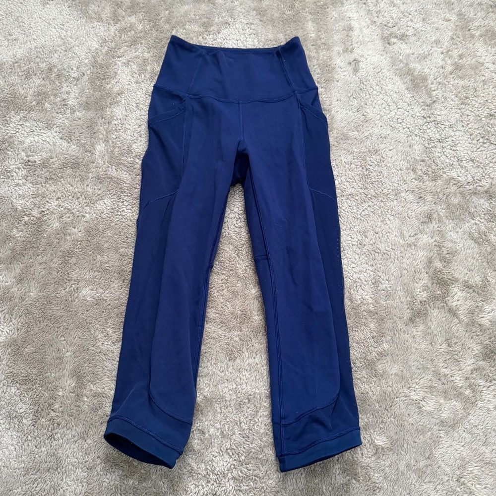 Lululemon navy cropped leggings size 2